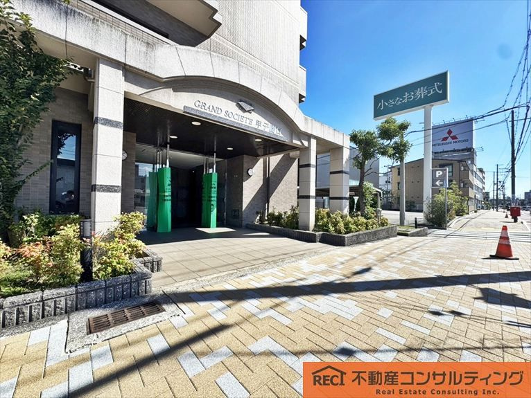 グラン・ソシエ甲子園口のエントランス