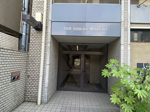 フォルム堀川今出川のエントランス