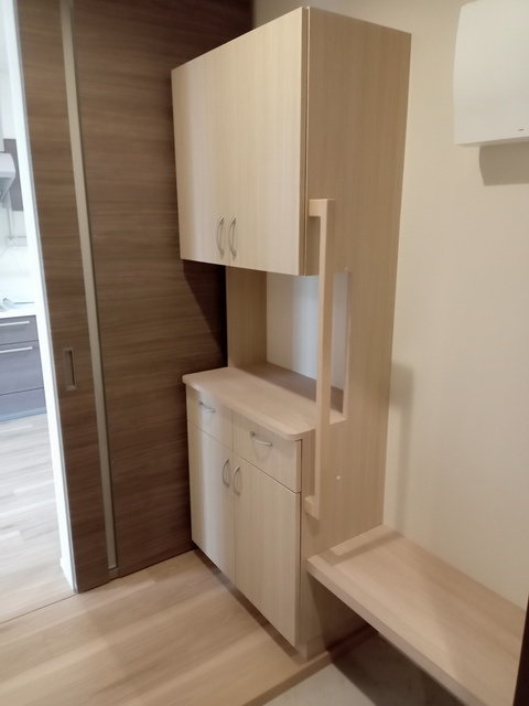 （シニア限定）たからまちVillageの玄関|玄関先にイス付、手すり付