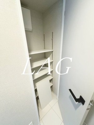 【収納】 | ツヴァイテ小竹向原 | シューズインクロークです。