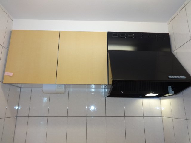 【設備】 | ミューズ岩根 | キッチン吊戸棚