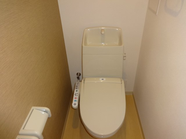 【トイレ】 | ミューズ岩根 | シャワー付トイレ