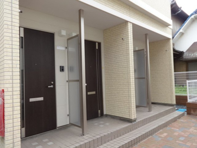 【エントランス】 | ミューズ岩根 | 外観写真（昼）