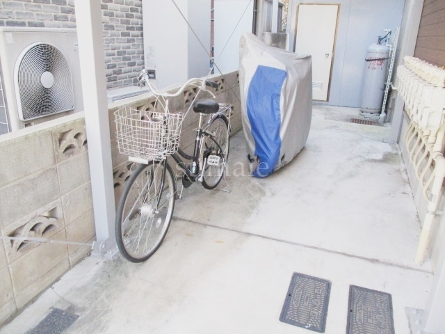 アドニスⅡのその他共用部分|専用駐輪場付きです☆