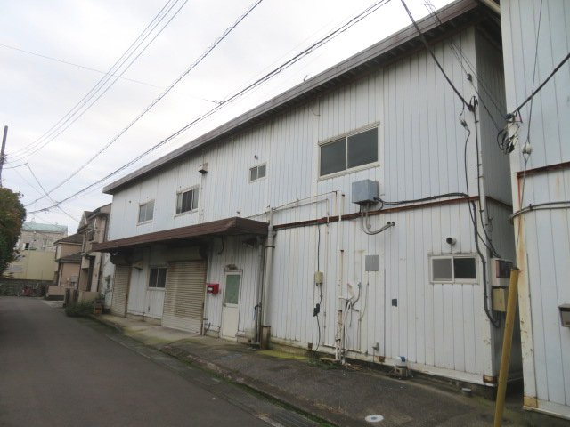 八潮市大字木曽根の倉庫