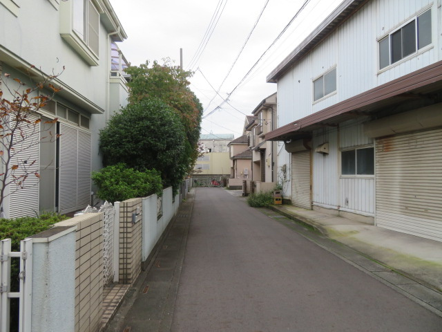 八潮市大字木曽根の倉庫