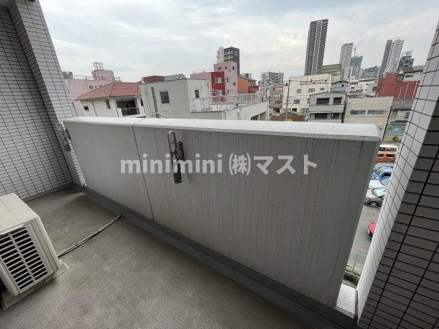 アコーツ千代崎のバルコニー