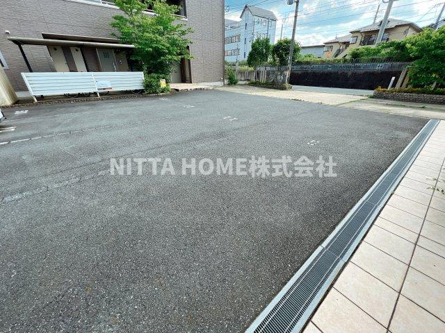 クラネイアⅠ・Ⅱの駐車場|駐車場は縦列２台可能です◎