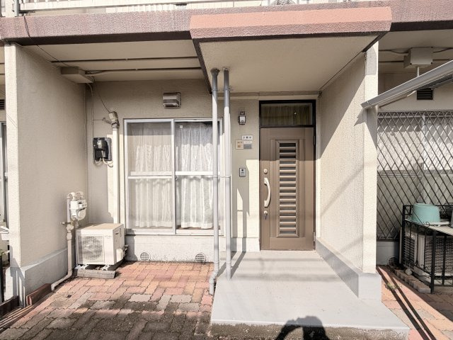 【玄関】 | 深谷市上柴町西　中古テラスハウス