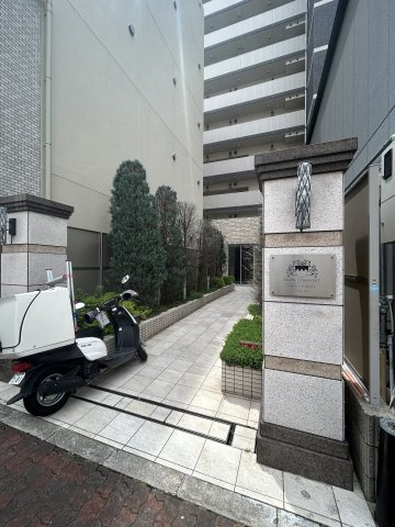 レオンコンフォート難波南のエントランス
