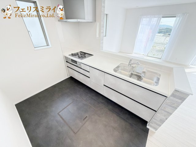 全１１１棟　北須磨タウン　H-２号棟のキッチン|◎本日ご見学可能です♪
◎当社限定！ご成約特典キャンペーン実施中♪
◎住宅ローンに自信有♪
◎地元スタッフが対応致します♪