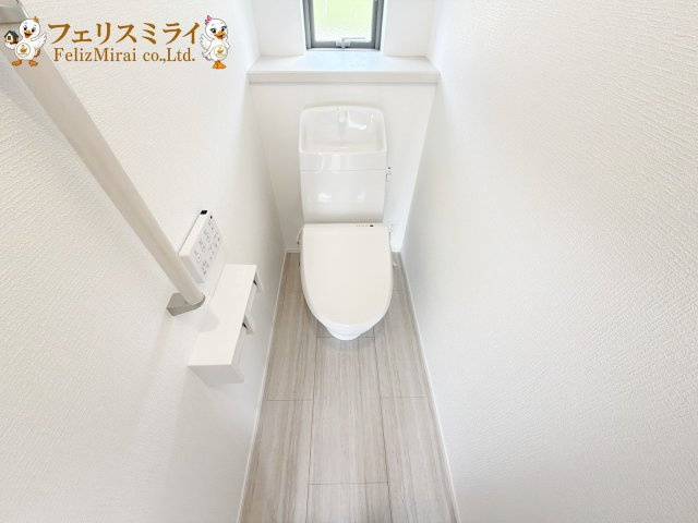 全１１１棟　北須磨タウン　H-２号棟のトイレ|◎本日ご見学可能です♪
◎当社限定！ご成約特典キャンペーン実施中♪
◎住宅ローンに自信有♪
◎地元スタッフが対応致します♪