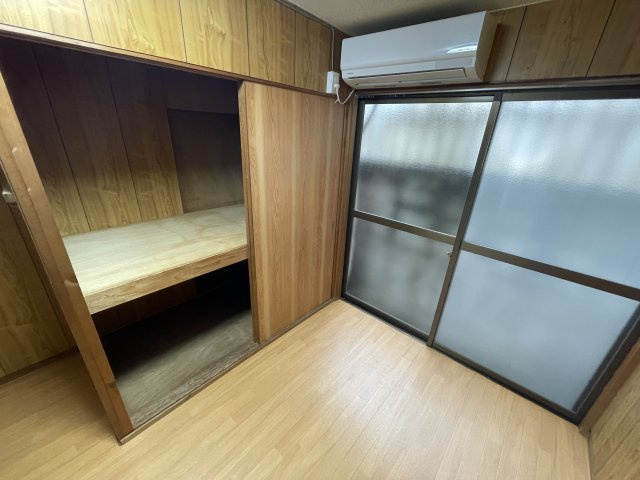 西宮市小松南町1丁目貸家の収納