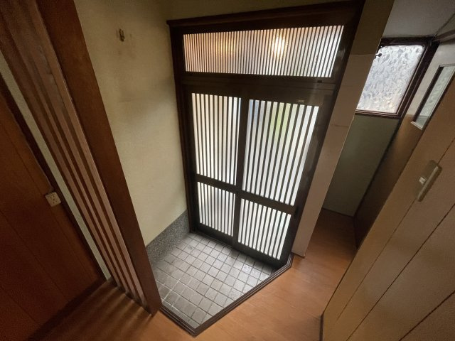 西宮市小松南町1丁目貸家の玄関
