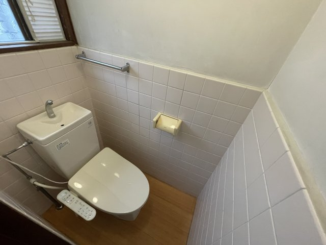 西宮市小松南町1丁目貸家のトイレ