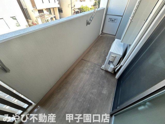 プリマヴェーラ甲子園一番町のバルコニー