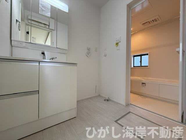 平塚市御殿１丁目　新築戸建　全３棟の脱衣所|脱衣スペース