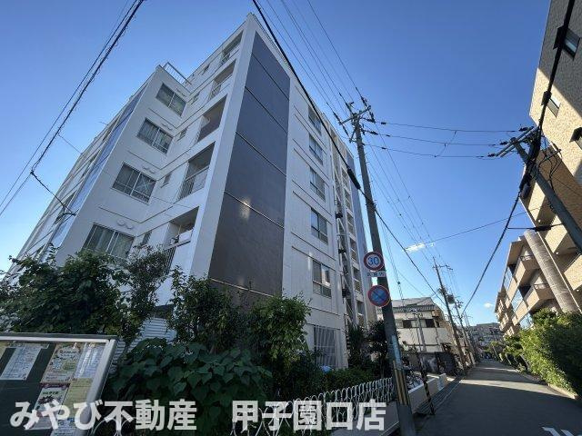 甲子園第7コーポラスの外観