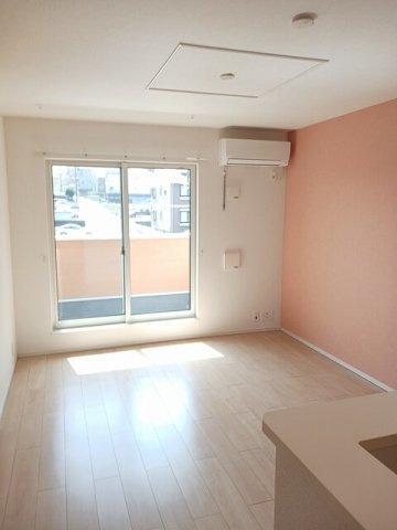 【居間・リビング】 | リシュモン | こちらの居間で趣味の時間をお楽しみください