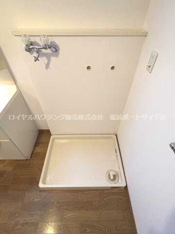 洗濯機置き場が独立しており、家事動線もスムーズです。