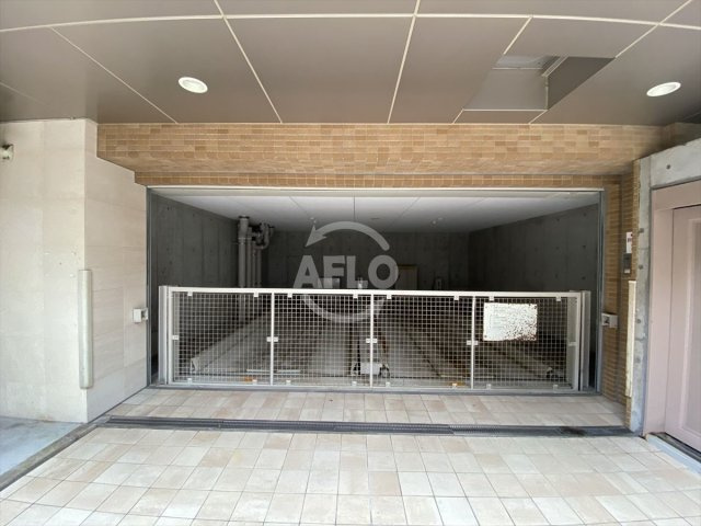 エステムコート心斎橋アルテール　南小学校区の駐車場|エステムコート心斎橋アルテール　駐車場