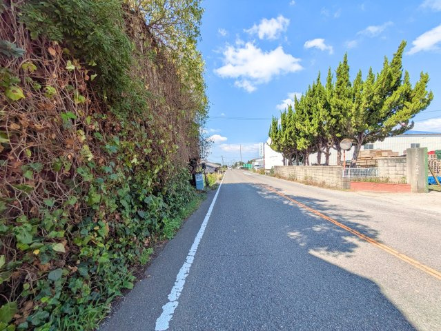 南梅本町戸建て（再建築不可）の前面道路含む現地写真|前面道路含む現地写真です