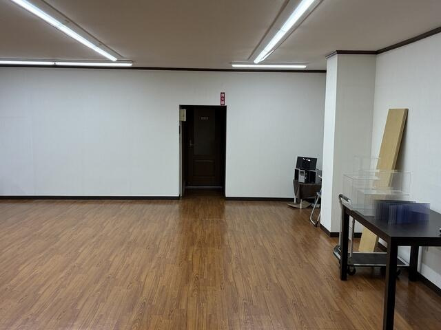 周船寺貸店舗の居間・リビング