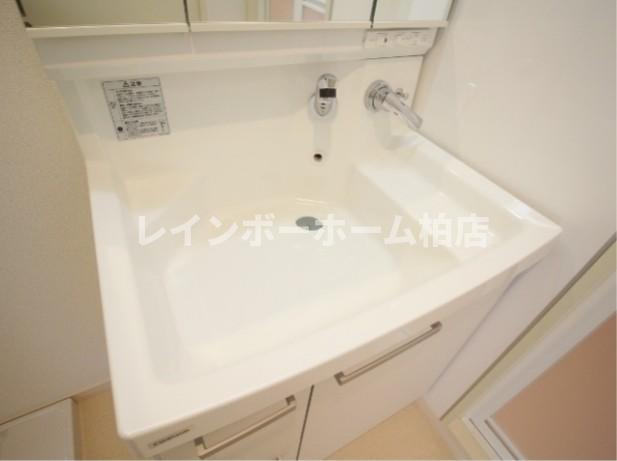 特典：仲介手数料が50％OFFです‼の洗面所|忙しい朝には欠かせない洗面所です