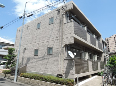 【外観】 | アルス浜田山 | 鉄筋コンクリート造のがっちりとした建物。