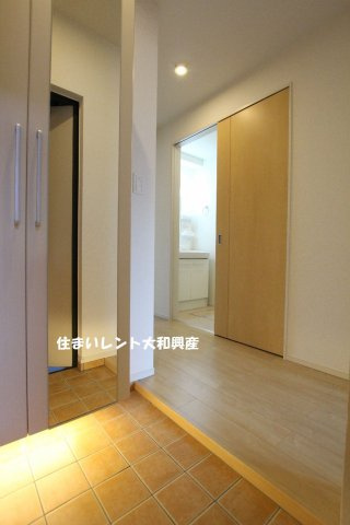 ハイツウィスタリアＡの玄関