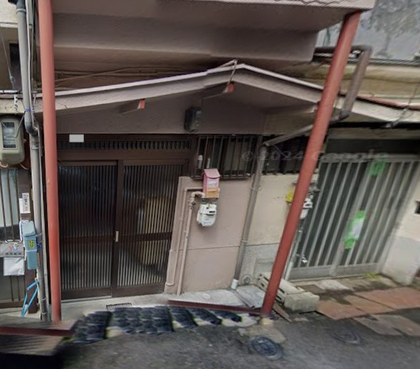 東大阪市河内町　貸家の玄関|ゆったりとした玄関です