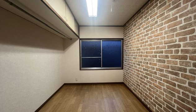東大阪市河内町　貸家の寝室|開放的な寝室です