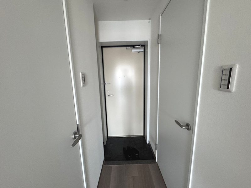 THE GARNET SUITE RESIDENCE 山科WEST の玄関