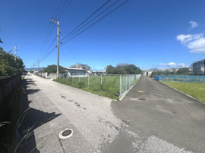 【前面道路含む現地写真】 | 売地　香南市野市町下井C号地　＠11万 | 東より撮影