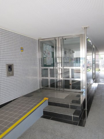 【エントランス】 | ビューパレー西新井 | 前回募集時の写真です。