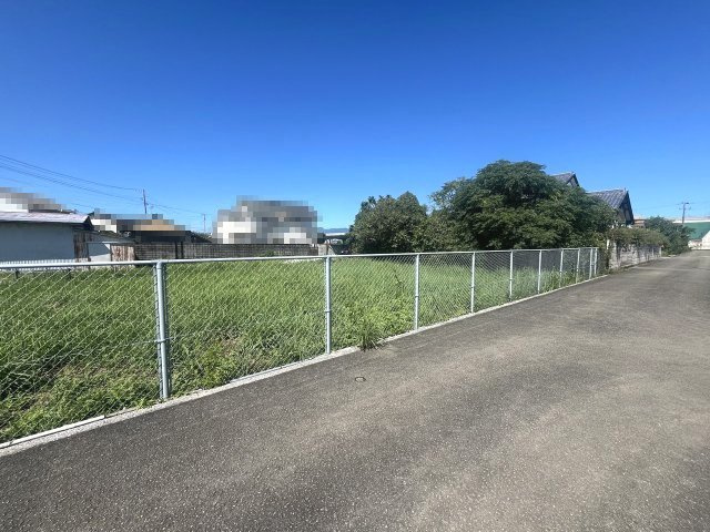【前面道路含む現地写真】 | 売地　香南市野市町下井B号地　＠12万 | 東より撮影