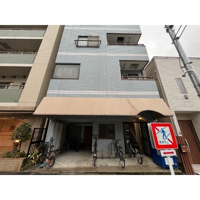 FLAT474ビルの外観