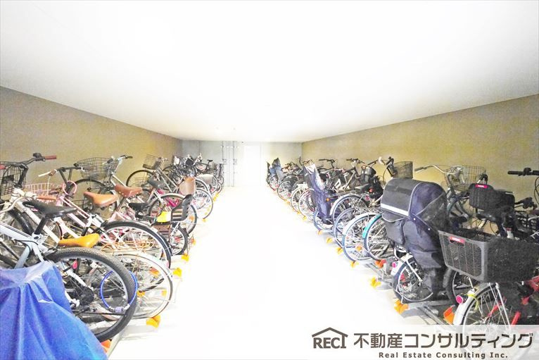 エヌヴィ東灘青木ガーデンズの駐輪場