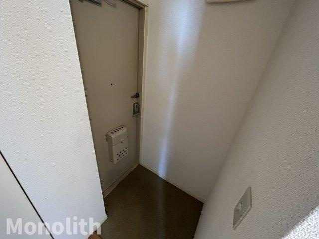 ロイヤルウイングB棟の玄関