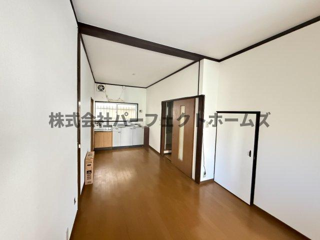 河北中町戸建　賃貸の居間・リビング|おしゃれなリビングです