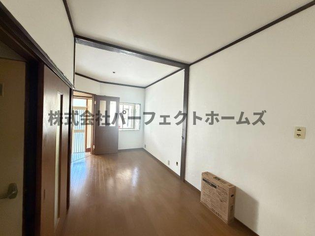 河北中町戸建　賃貸の居間・リビング|ゆったりとしたリビングです