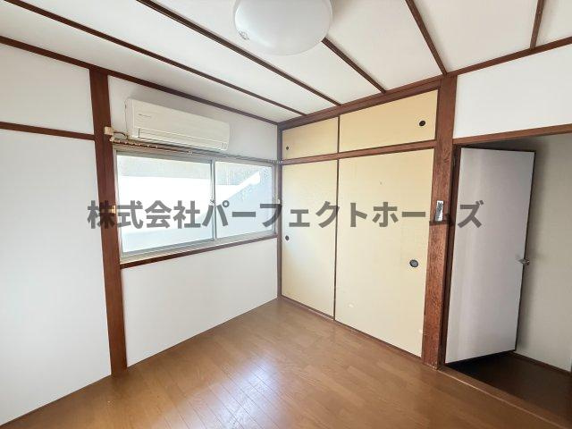 河北中町戸建　賃貸の洋室|落ち着いた色調の洋室です