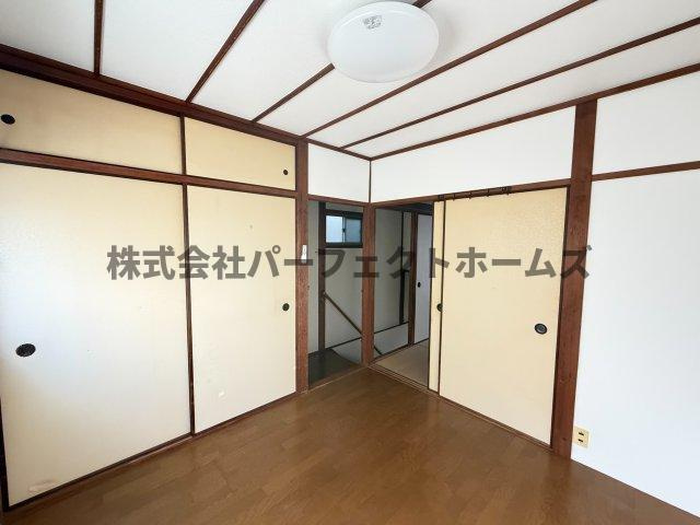 河北中町戸建　賃貸の洋室|落ち着いた色調の洋室です