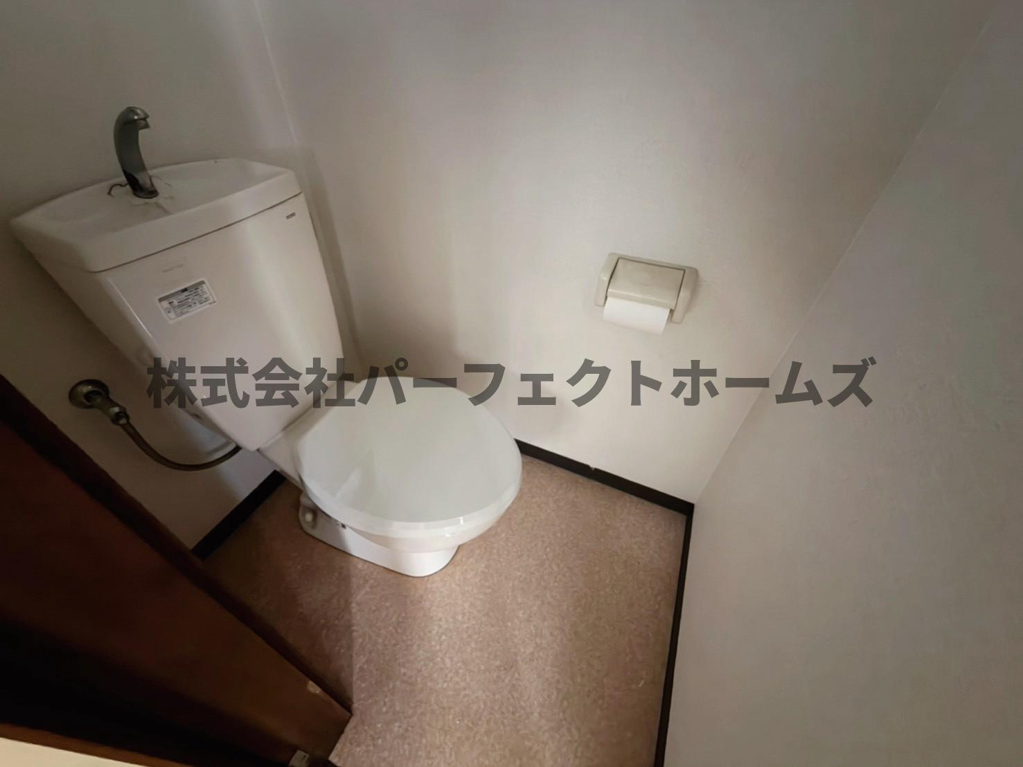 河北中町戸建　賃貸のトイレ|ゆったりとした空間のトイレです