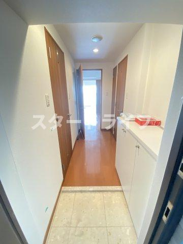 大阪市淀川区西中島２丁目の賃貸マンションの玄関