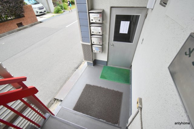 メゾン豊津　仲介手数料無料のエントランス