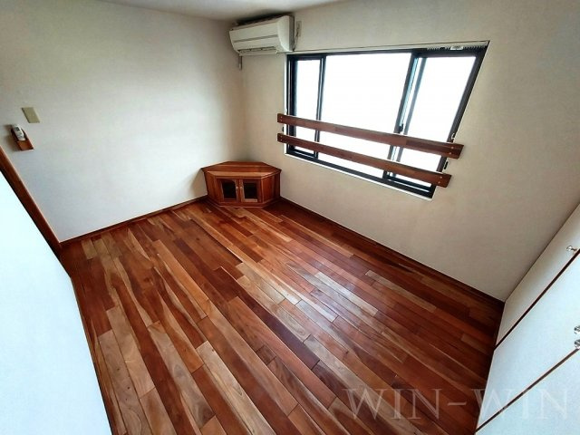 ユトリロ新川の寝室