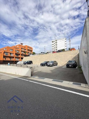 ロイヤルマンション小笹の駐車場|近隣駐車場確保済み