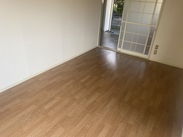 サンシャイン雄町　A棟の居間・リビング