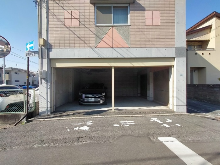 レジデンス石井の駐車場
